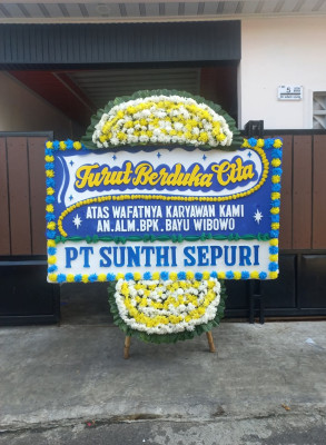 Papan Bunga Duka di Senduro